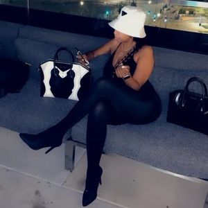 Meet your Posher, Nay